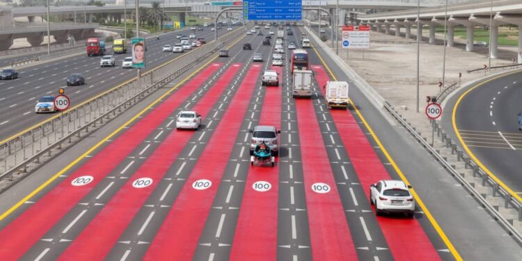 Drivers who drive too slowly on UAE roads may face fines and penalties