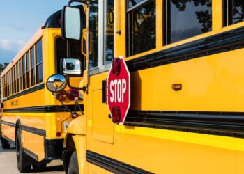 No stopping for school buses is punishable by a fine of Dh1,000 and 10 black points