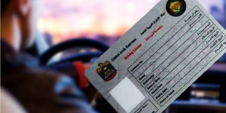 How does an ex-pat renew their UAE driving license when returning to Dubai?