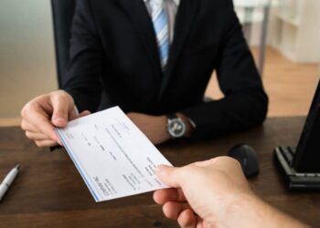 When should you put down a security deposit for your Dubai visa?