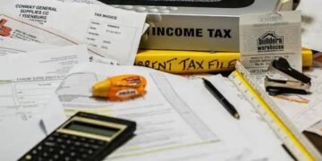 Do Indian expats in the UAE have to file a 'zero tax return'?