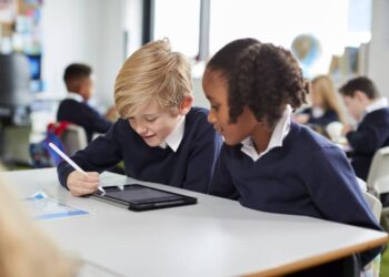 Choose the UAE school curriculum that is right for your child