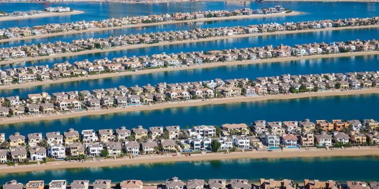 The price of villas and some apartments in Dubai surpasses the peak of 2014