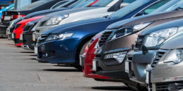 Reporting double-parked cars in Dubai and Abu Dhabi