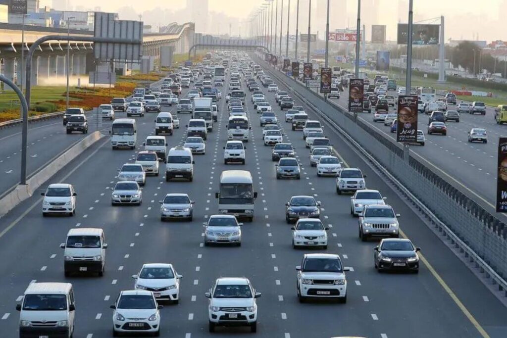 Fast lane driving in Dubai: 5 rules to follow