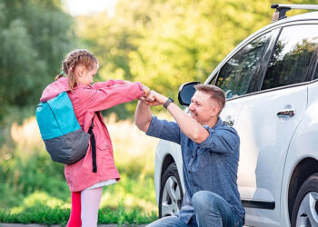 Dubai school taxi services: Save money and time on your child's commute