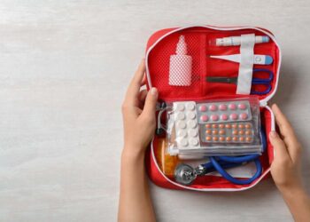 When traveling to the UAE, is it necessary to declare medication?