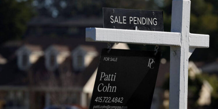 In November, US pending home sales reached a 21-month high