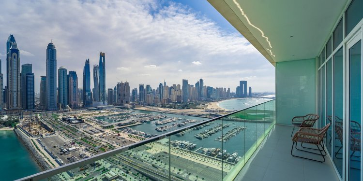 Dubai Beachfront Living: Where to Find Sea View Apartments for Rent